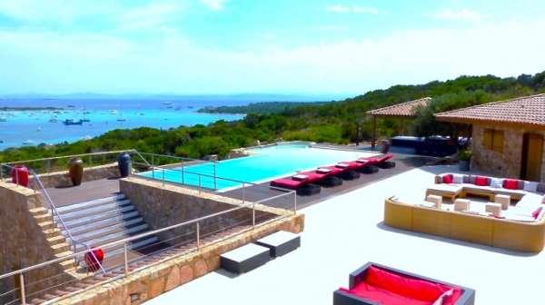 Real luxury estate in front of Lavezzi island