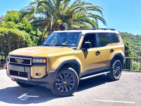 Toyota LAND CRUISER LOUNGE