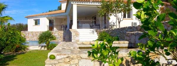 Villa Grand Standing avec Piscine et Vue Mer à Lumio